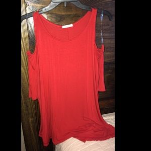 Easel Cold Shoulder Top